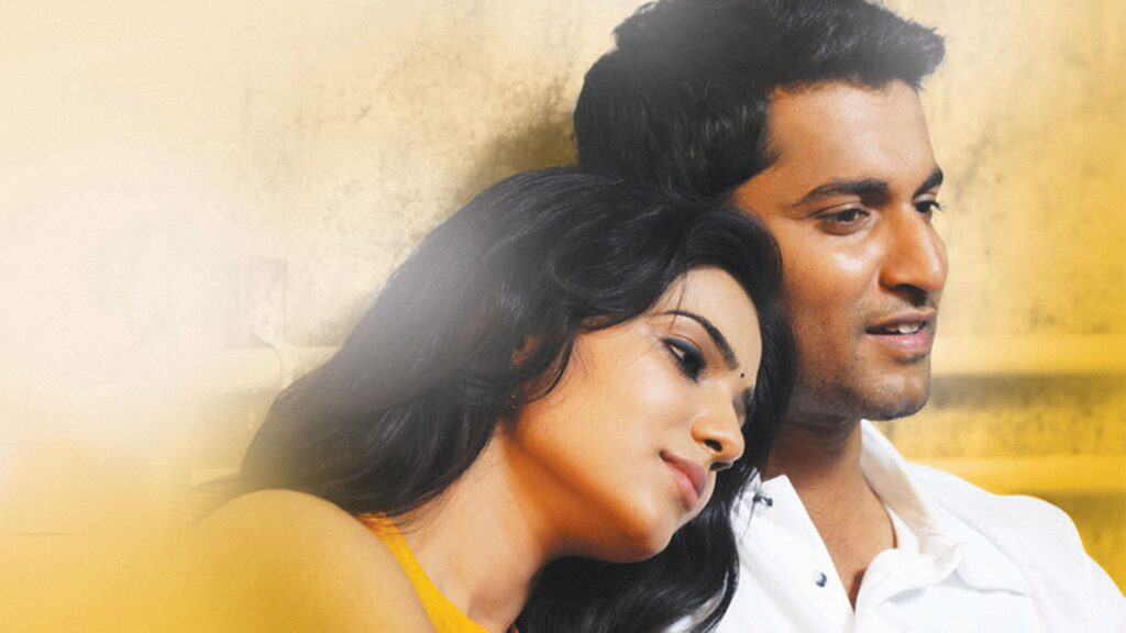 Yeto Vellipoyindhi Manasu (2012)-1